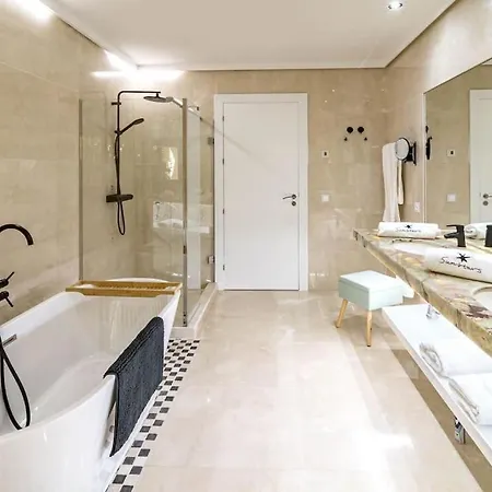 Mercedes Villa *