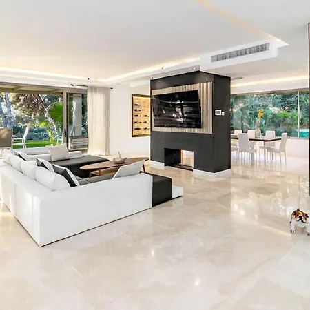 Mercedes Villa *