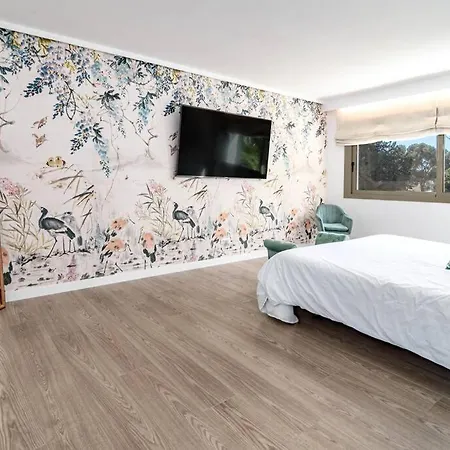 Mercedes Villa
