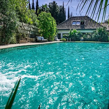 Mercedes Marbella